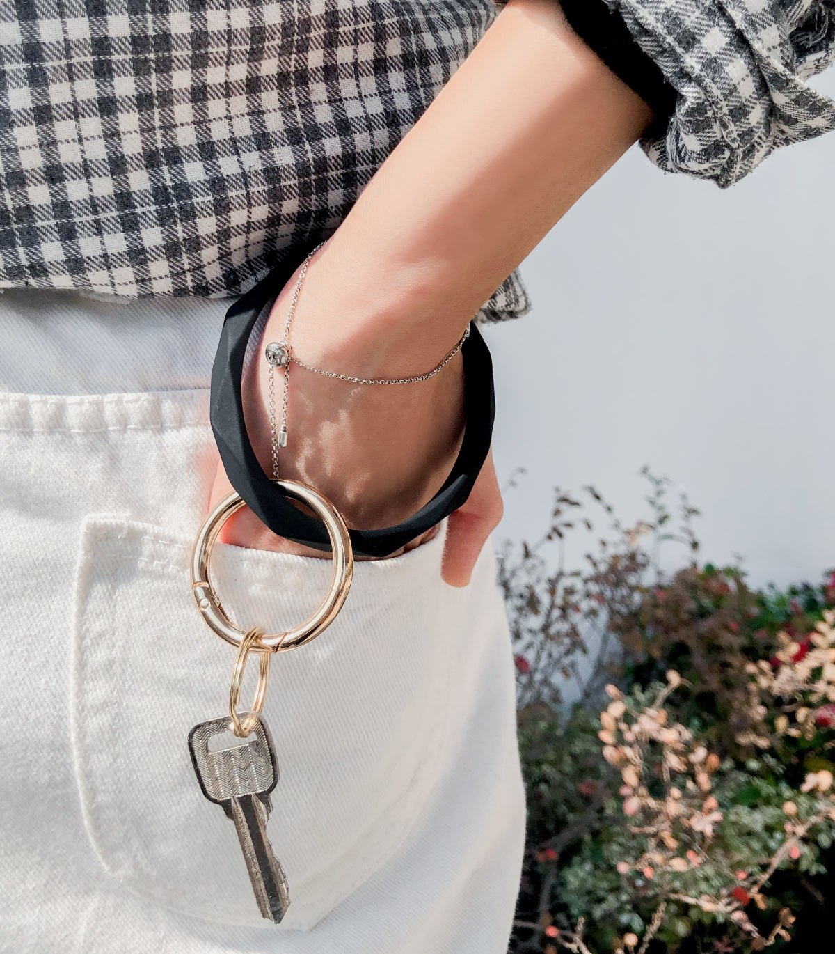 2.95" Silicone Round Key Ring Bracelet (Black)