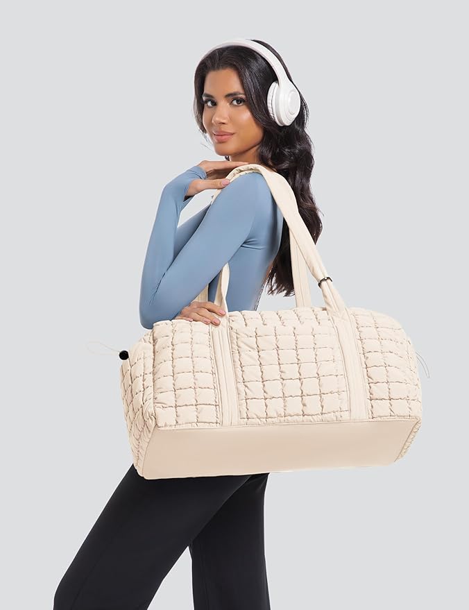 Quilted Travel Duffle Bag   (beige)